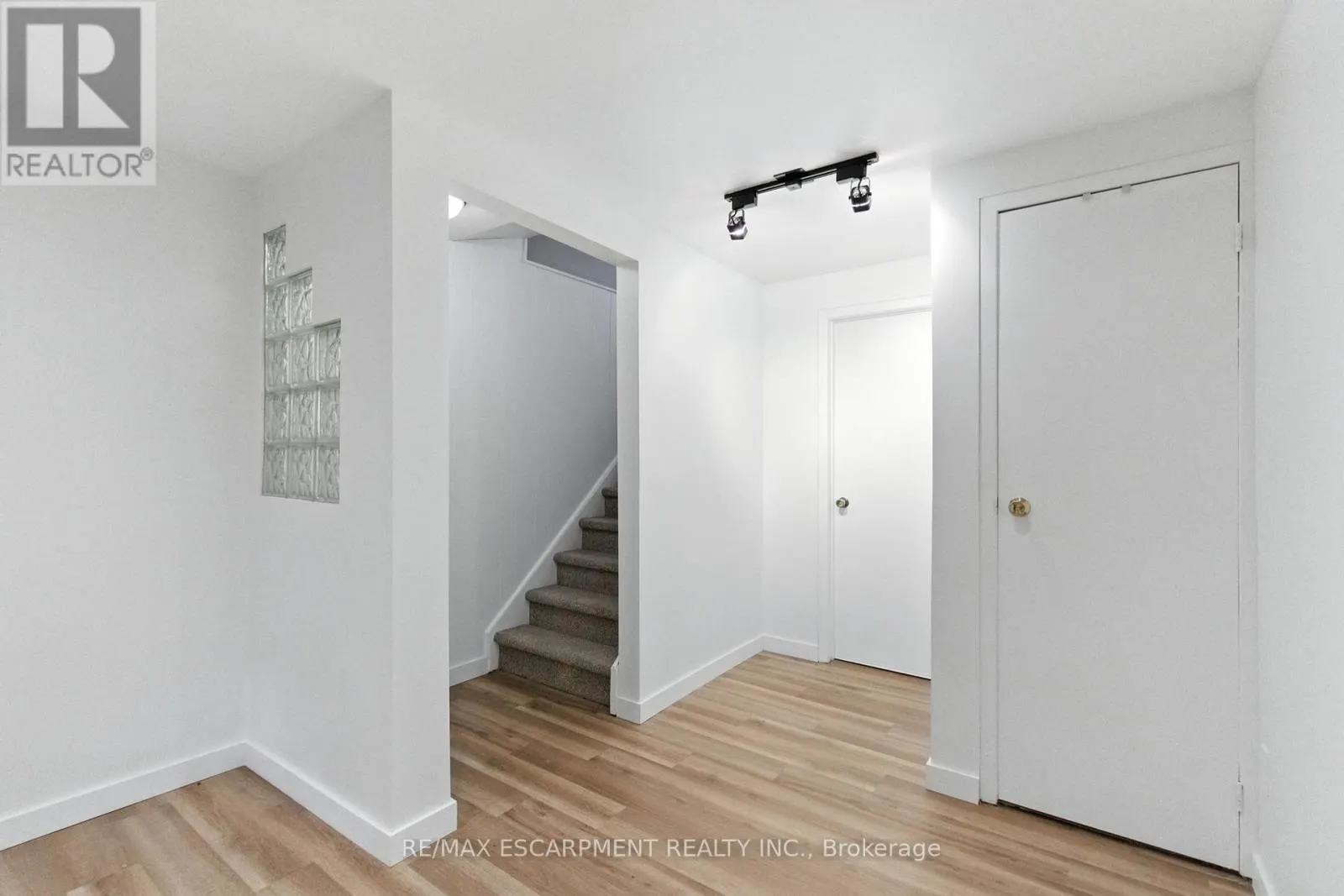 5 - 3008 PALMER DRIVE