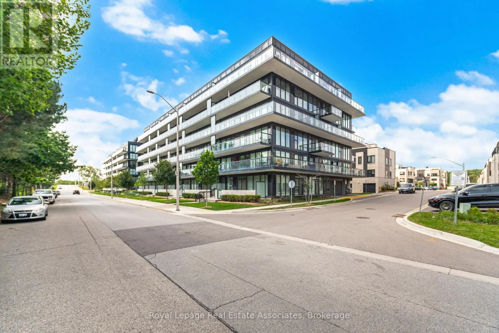 B327 - 1119 COOKE BOULEVARD