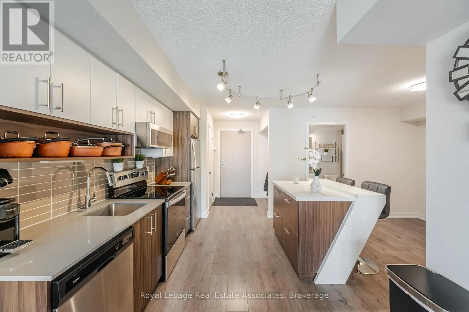 B327 - 1119 COOKE BOULEVARD