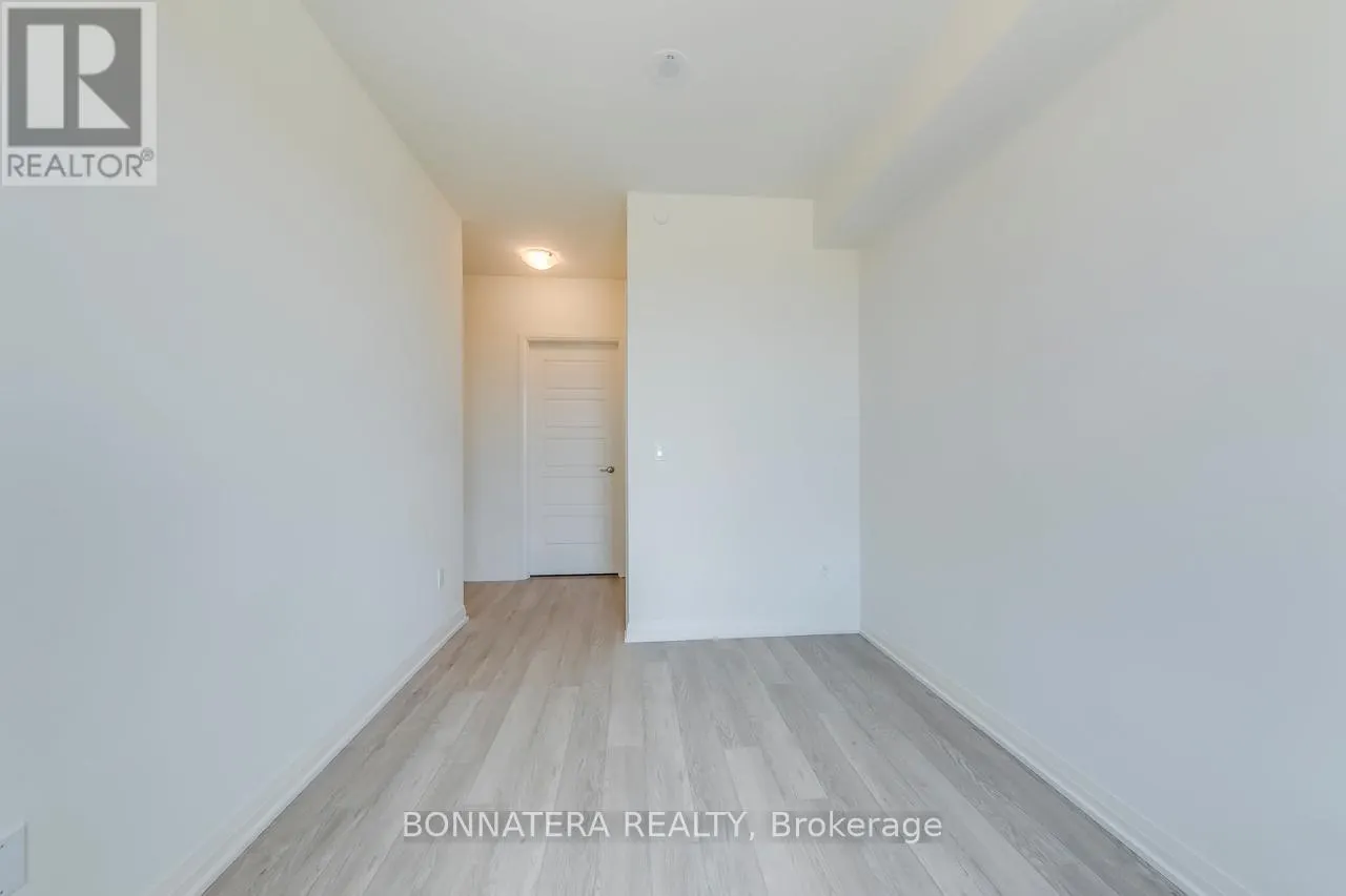 411 - 3006 WILLIAM CUTMORE BOULEVARD