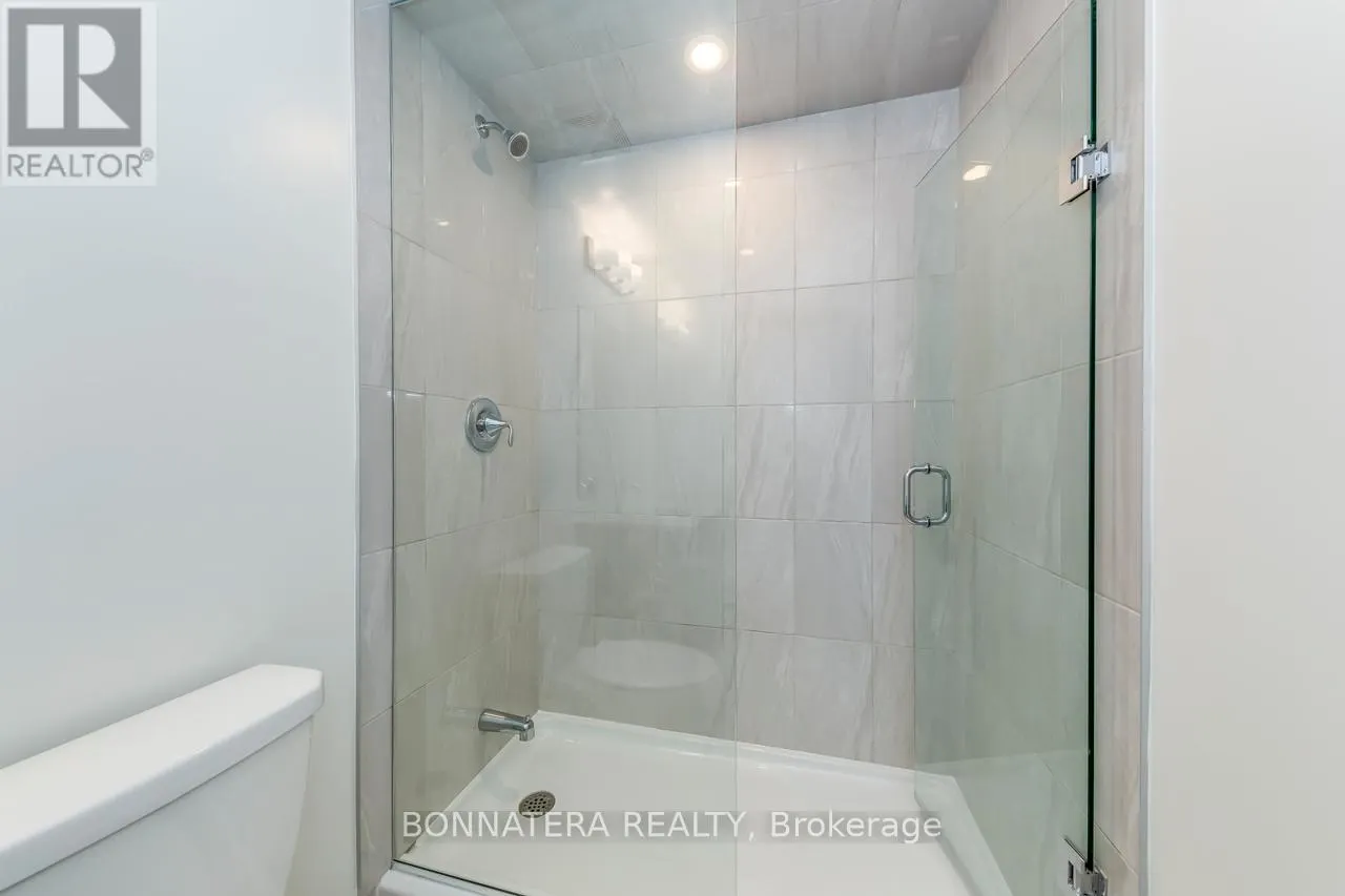 411 - 3006 WILLIAM CUTMORE BOULEVARD