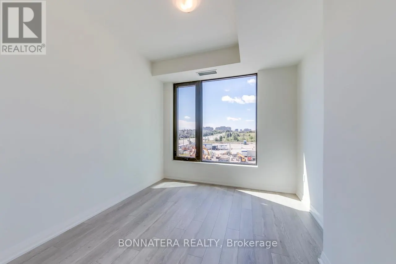 411 - 3006 WILLIAM CUTMORE BOULEVARD