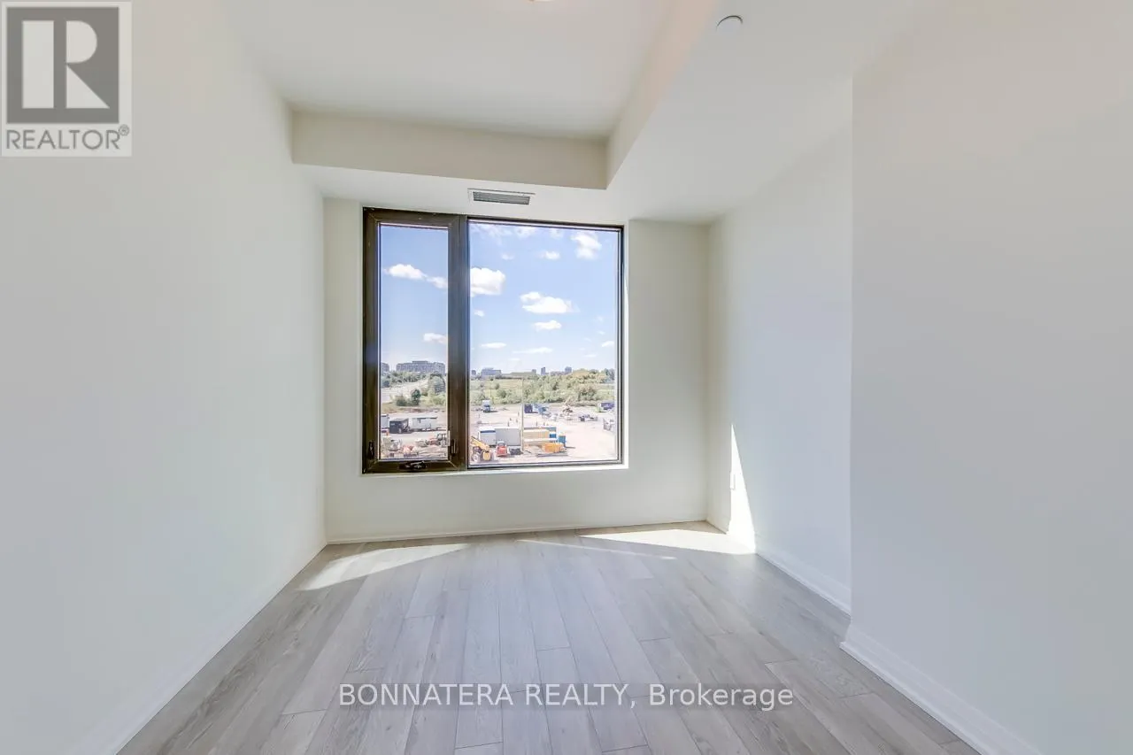 411 - 3006 WILLIAM CUTMORE BOULEVARD
