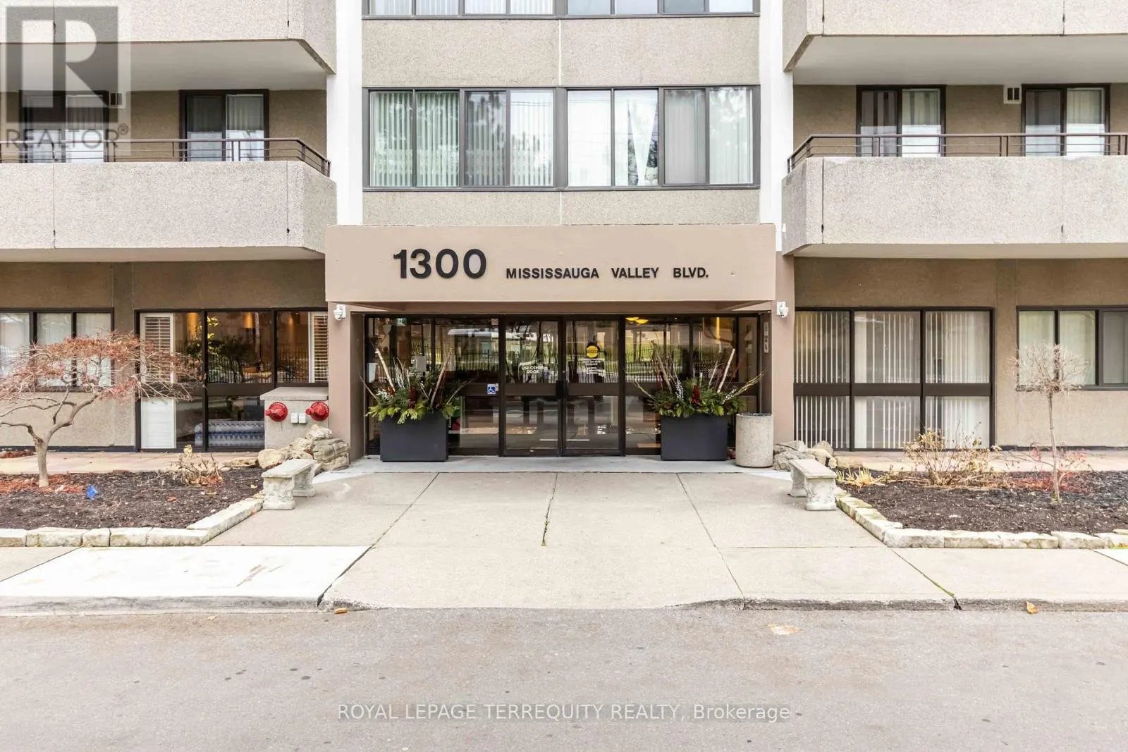909 - 1300 MISSISSAUGA VALLEY BOULEVARD
