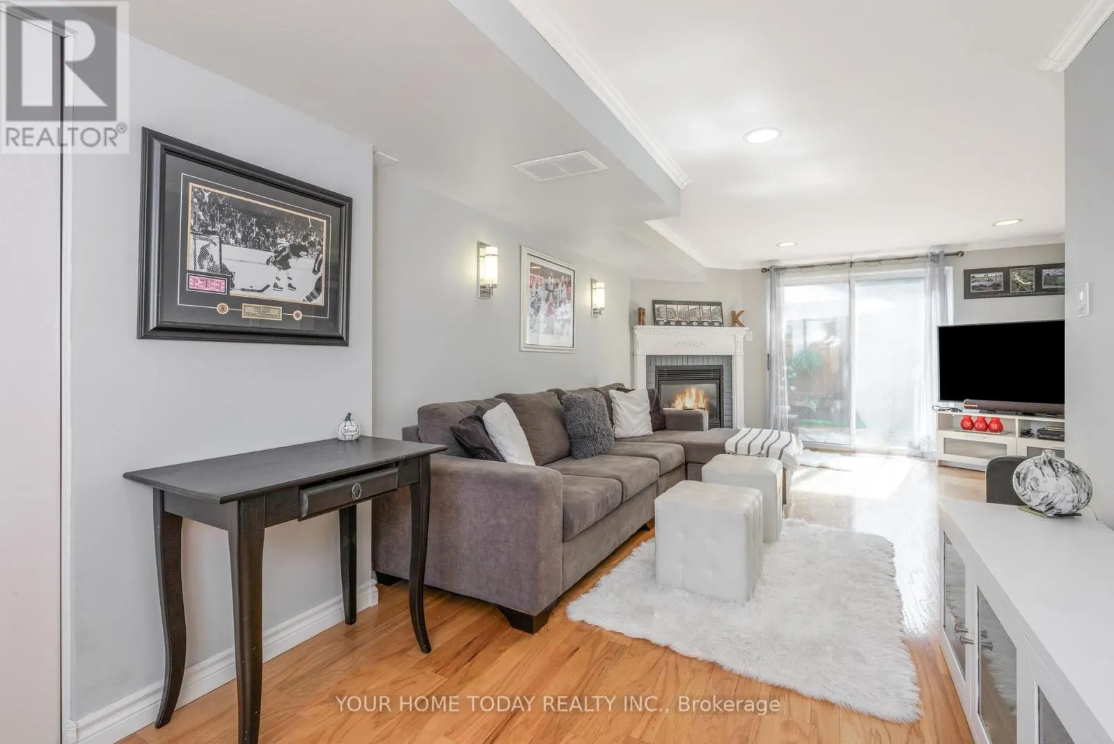 8 - 76 RIVER DRIVE