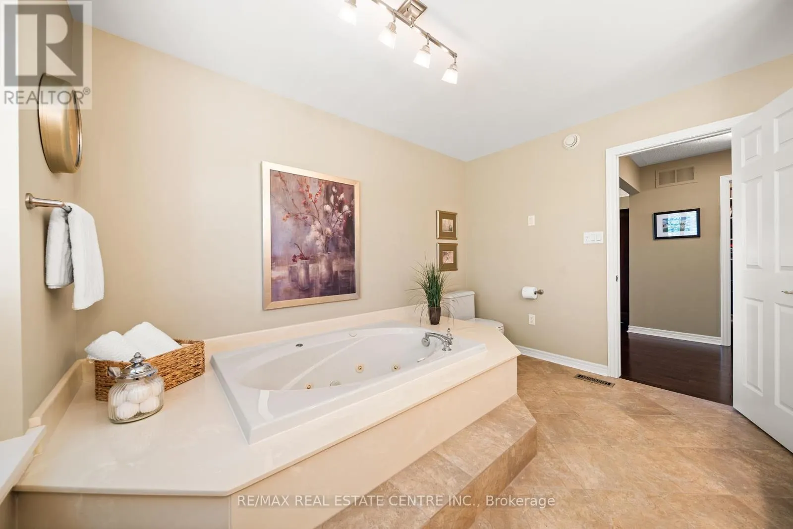 4165 STONEBRIDGE CRESCENT