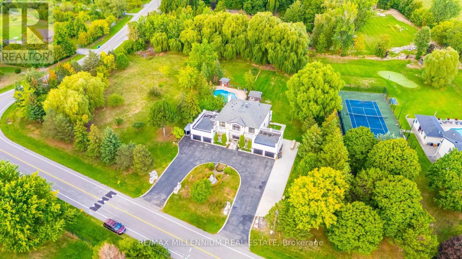 15 JULIAN DRIVE