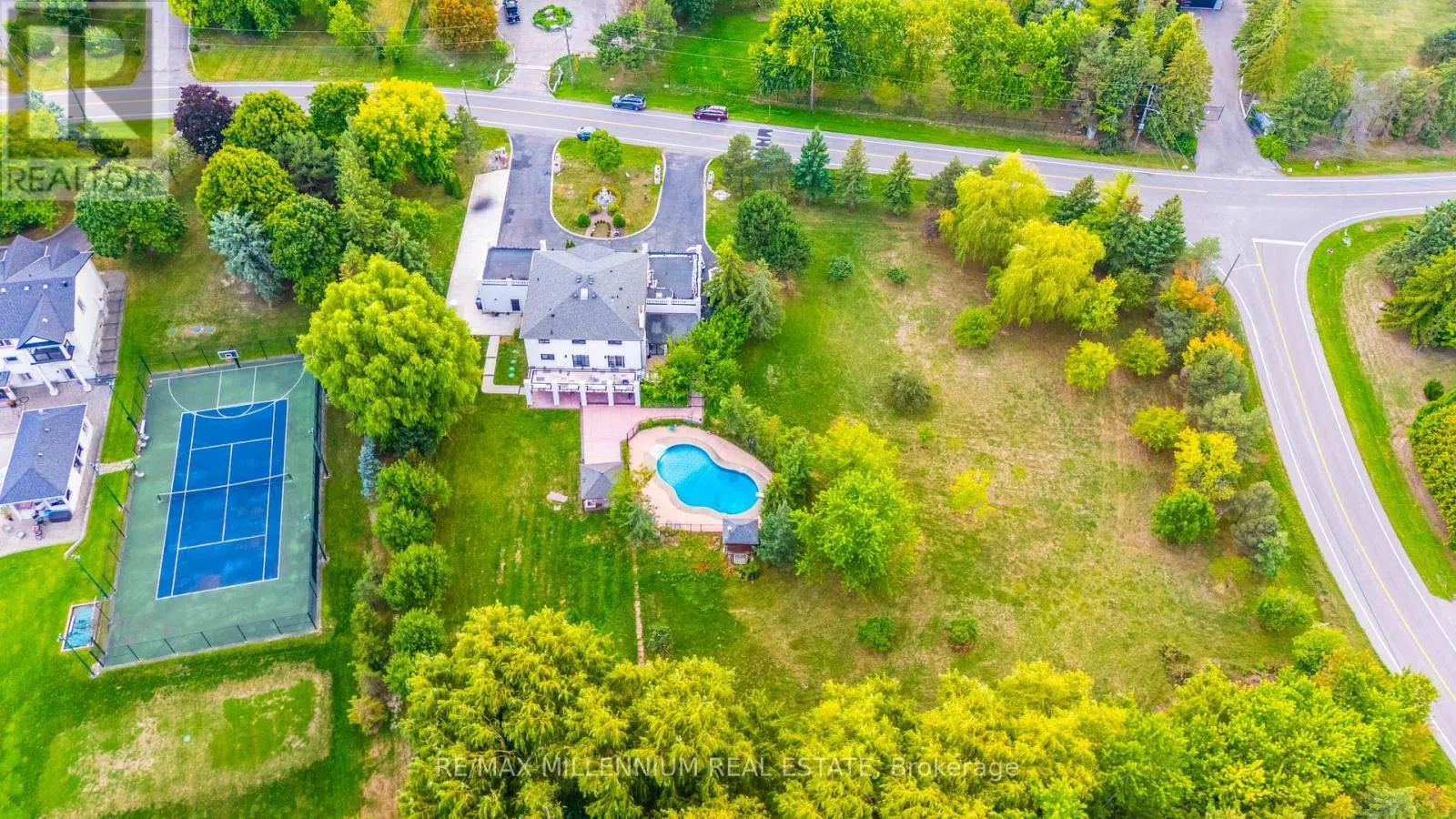 15 JULIAN DRIVE