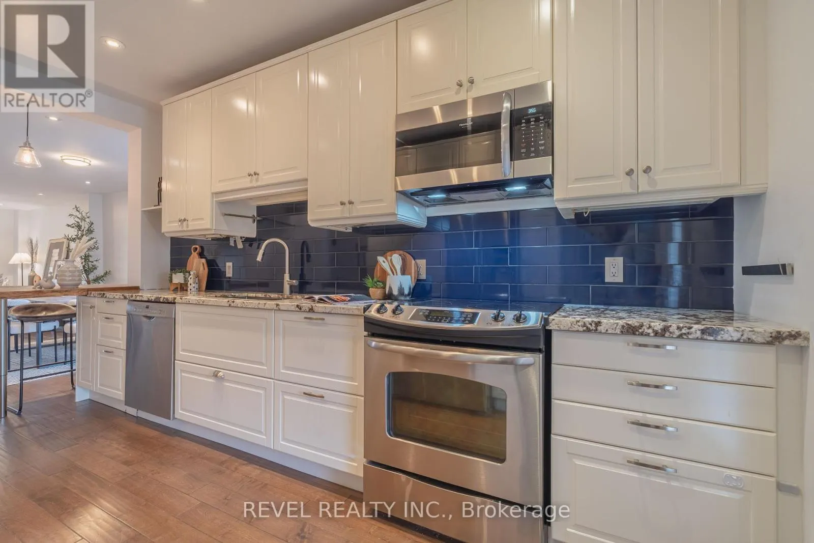 87 EARLSCOURT AVE AVENUE S
