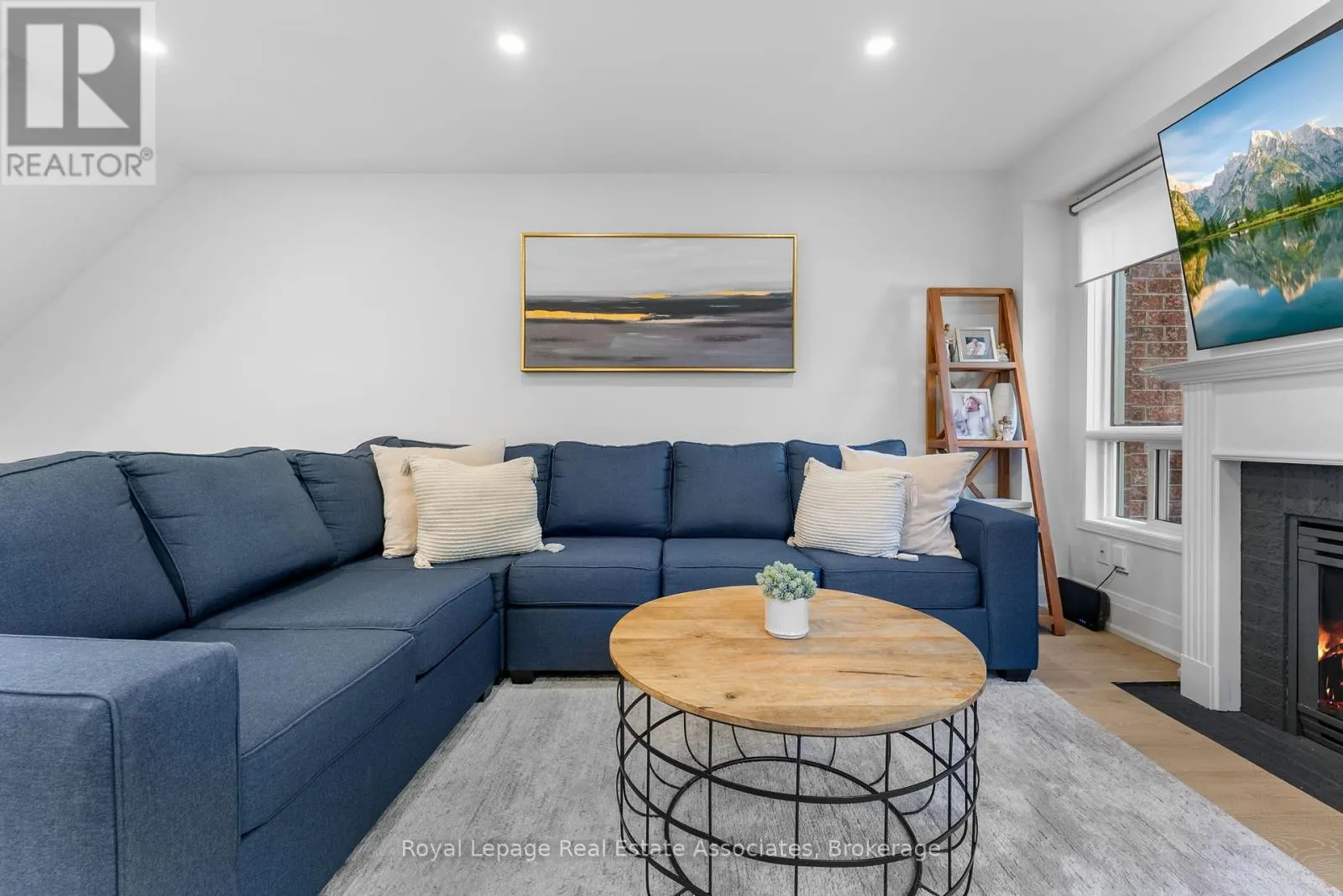 18 EMSLIE STREET
