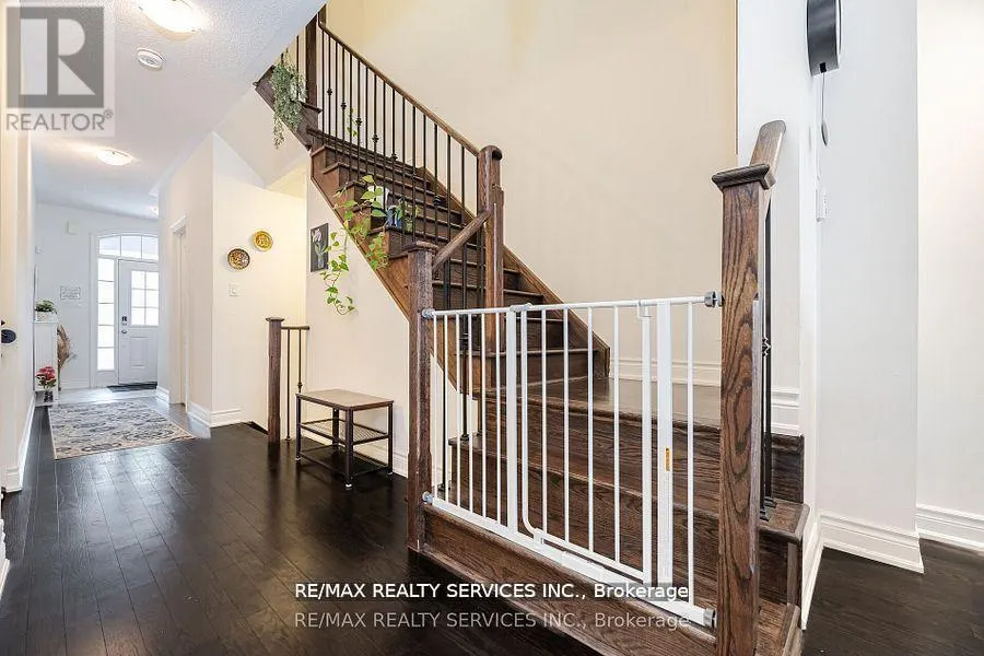 7 LADY EVELYN CRESCENT