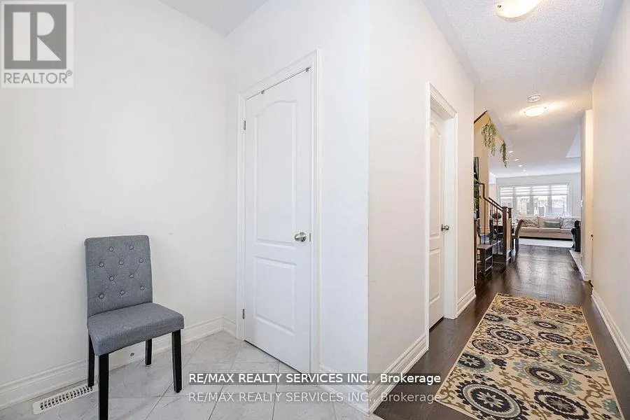 7 LADY EVELYN CRESCENT
