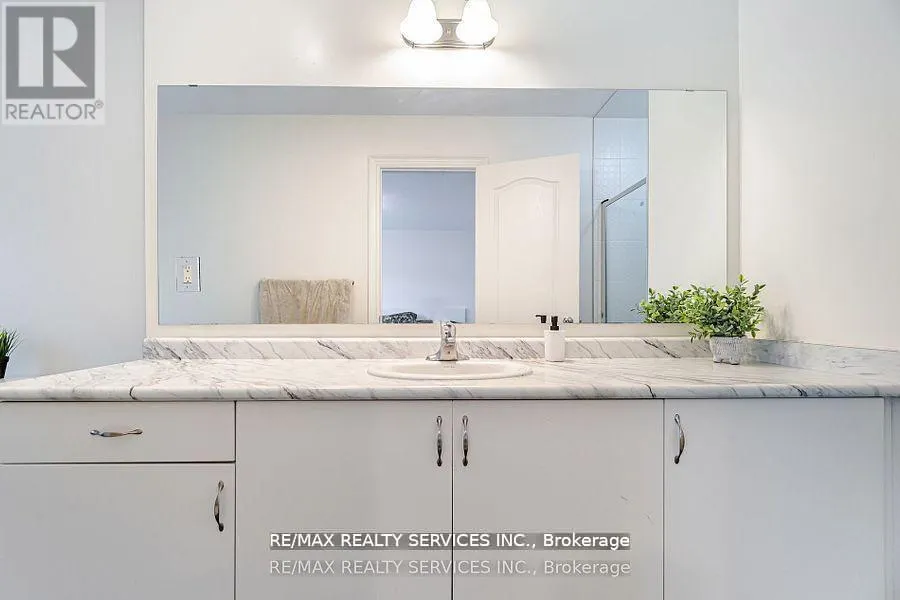7 LADY EVELYN CRESCENT