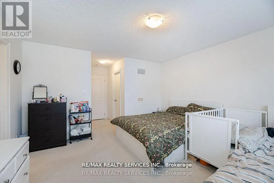 7 LADY EVELYN CRESCENT