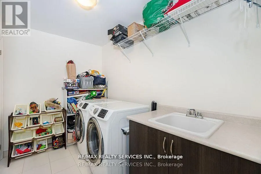 7 LADY EVELYN CRESCENT