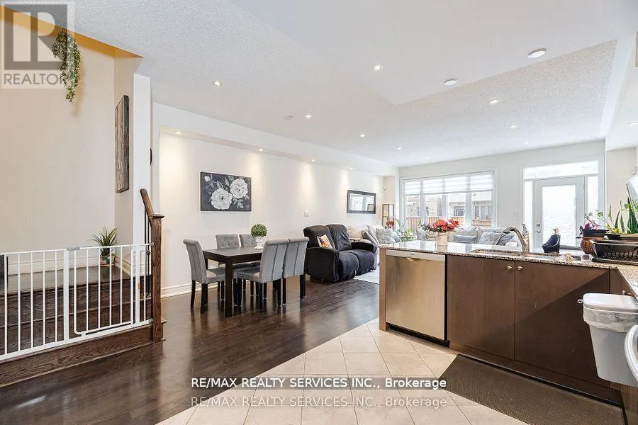 7 LADY EVELYN CRESCENT