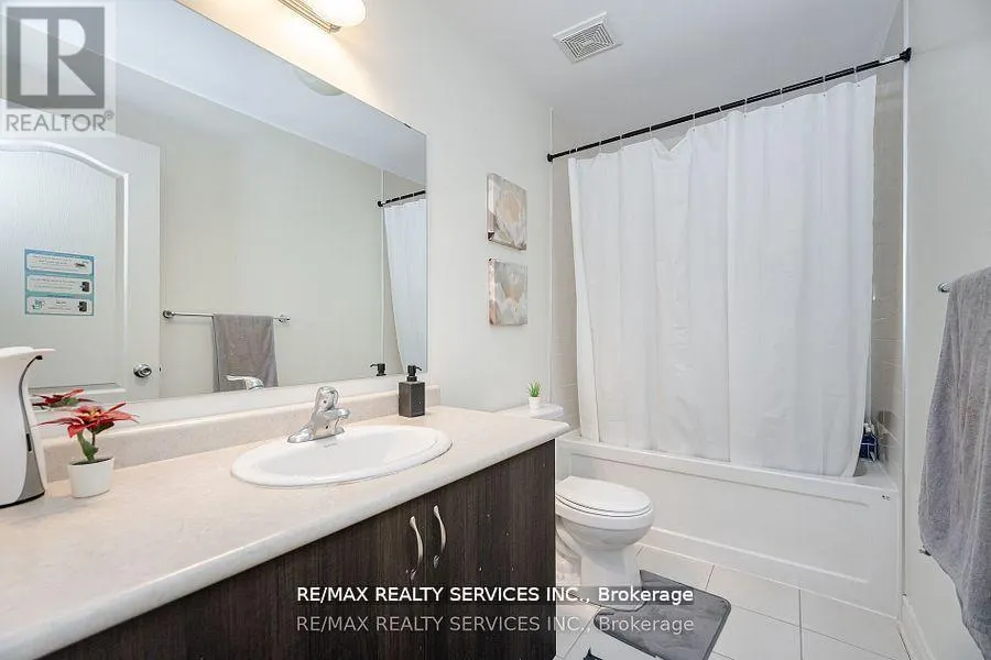 7 LADY EVELYN CRESCENT