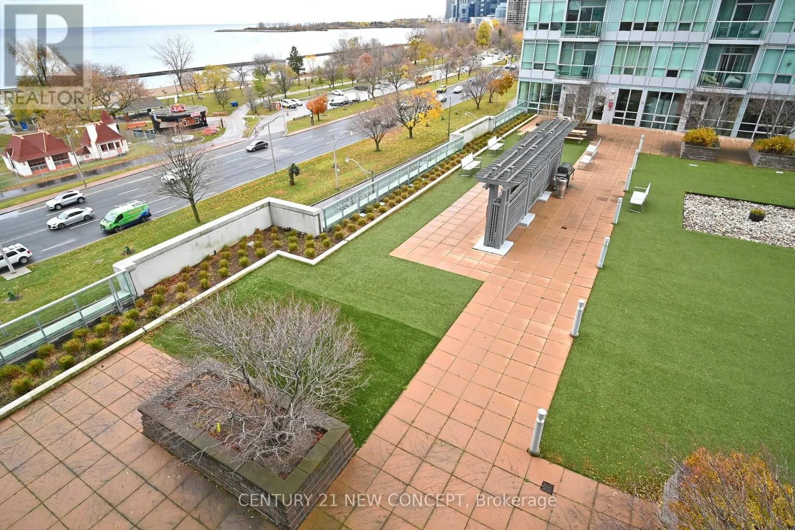 704 - 1900 LAKE SHORE BOULEVARD W