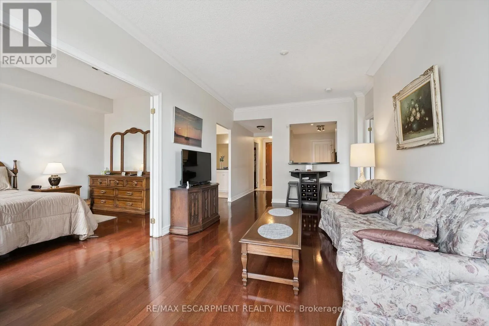 704 - 60 OLD MILL ROAD