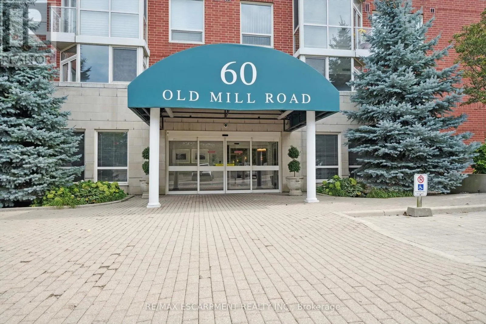 704 - 60 OLD MILL ROAD