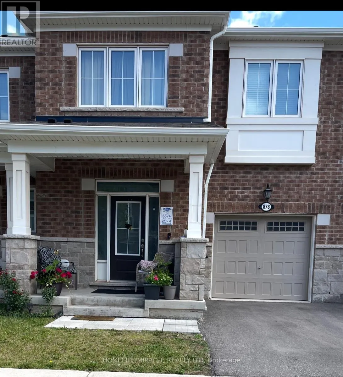 878 SUMAC CRESCENT