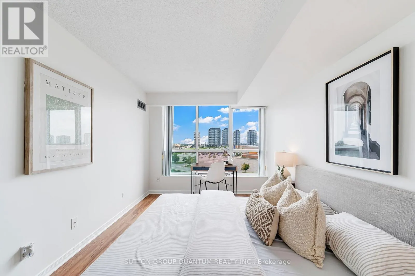 703 - 2585 ERIN CENTRE BLVD. BOULEVARD