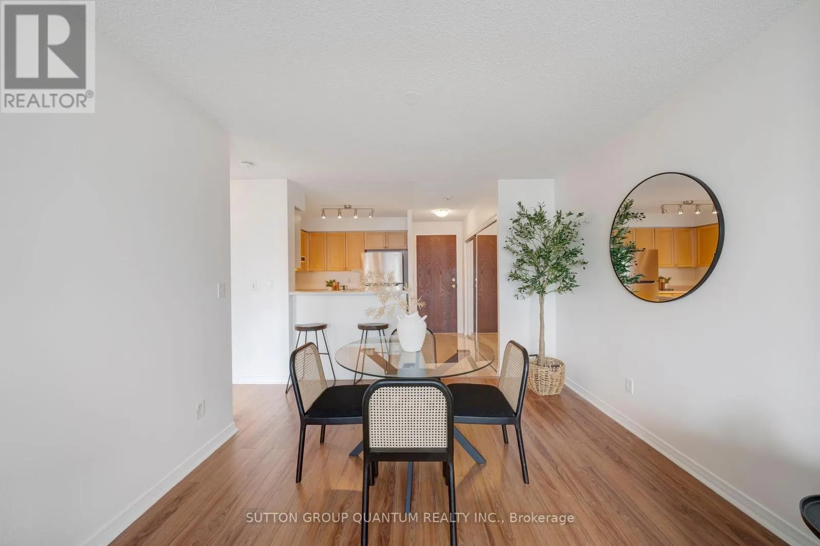 703 - 2585 ERIN CENTRE BLVD. BOULEVARD