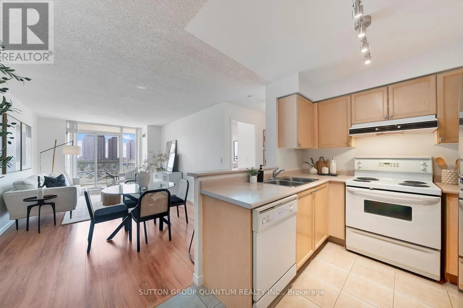 703 - 2585 ERIN CENTRE BLVD. BOULEVARD