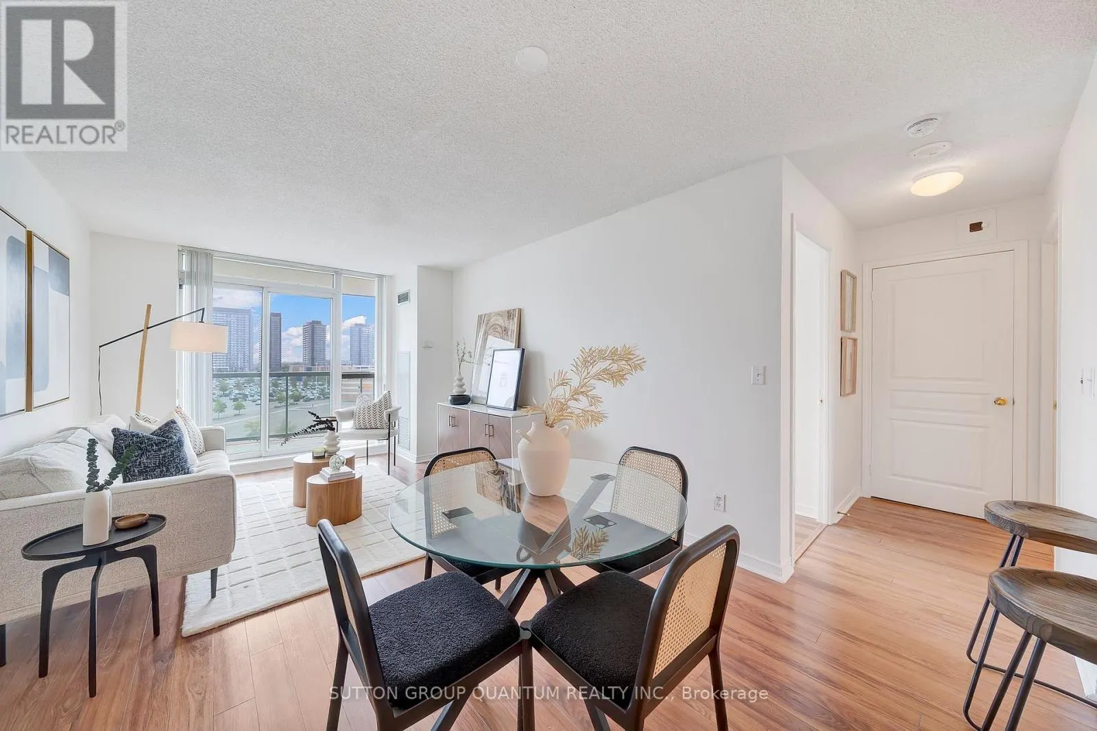 703 - 2585 ERIN CENTRE BLVD. BOULEVARD