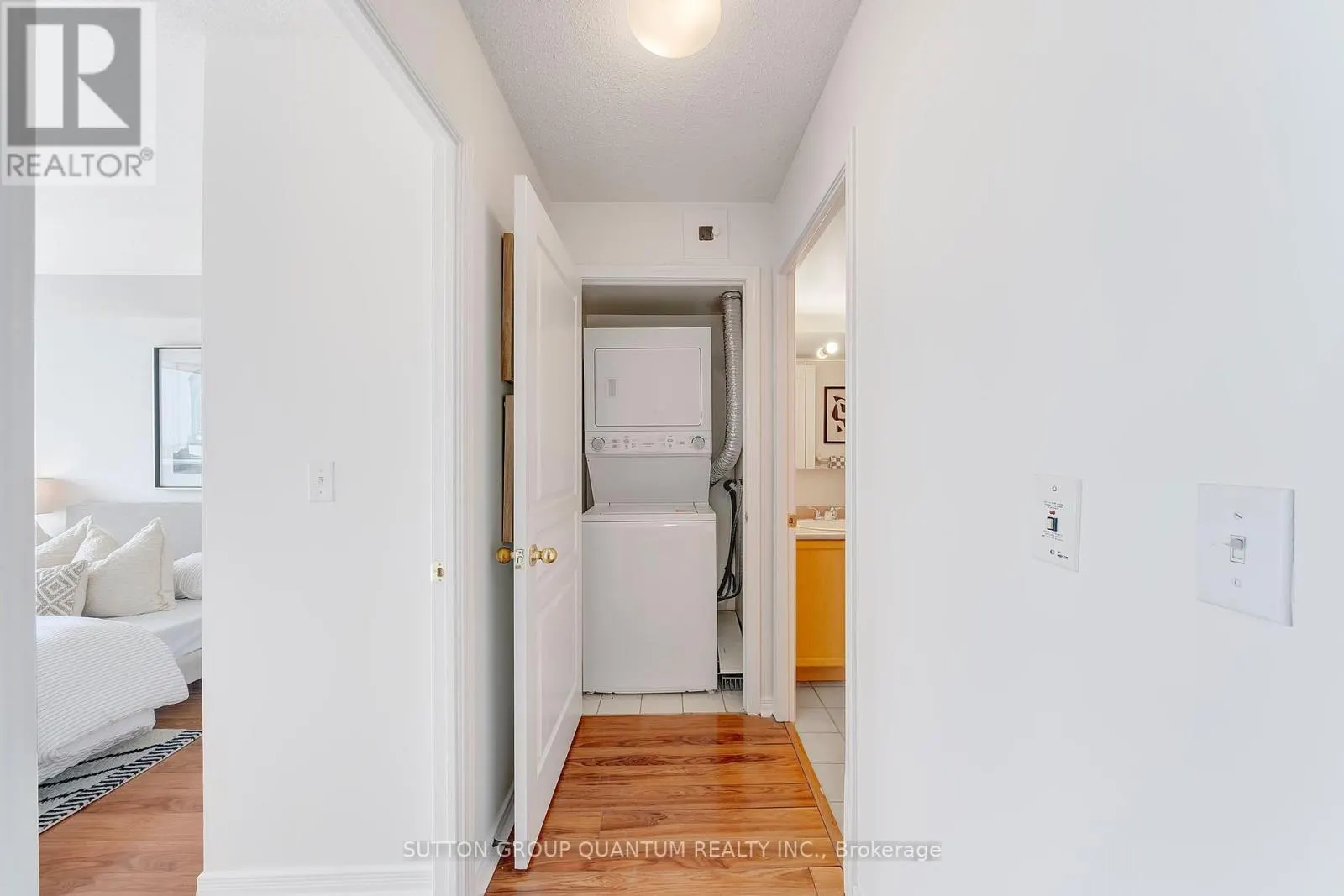 703 - 2585 ERIN CENTRE BLVD. BOULEVARD