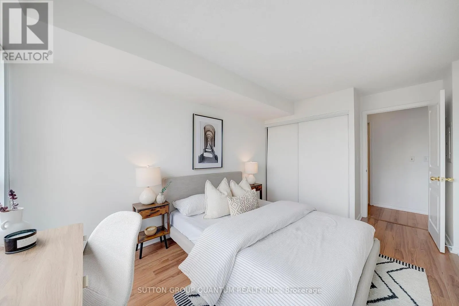 703 - 2585 ERIN CENTRE BLVD. BOULEVARD