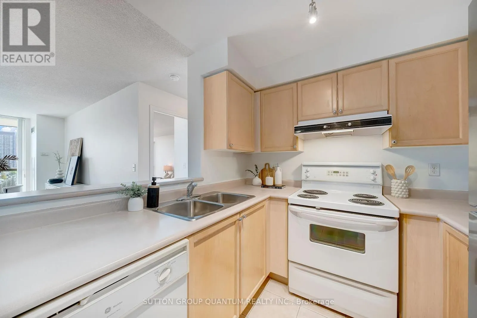 703 - 2585 ERIN CENTRE BLVD. BOULEVARD