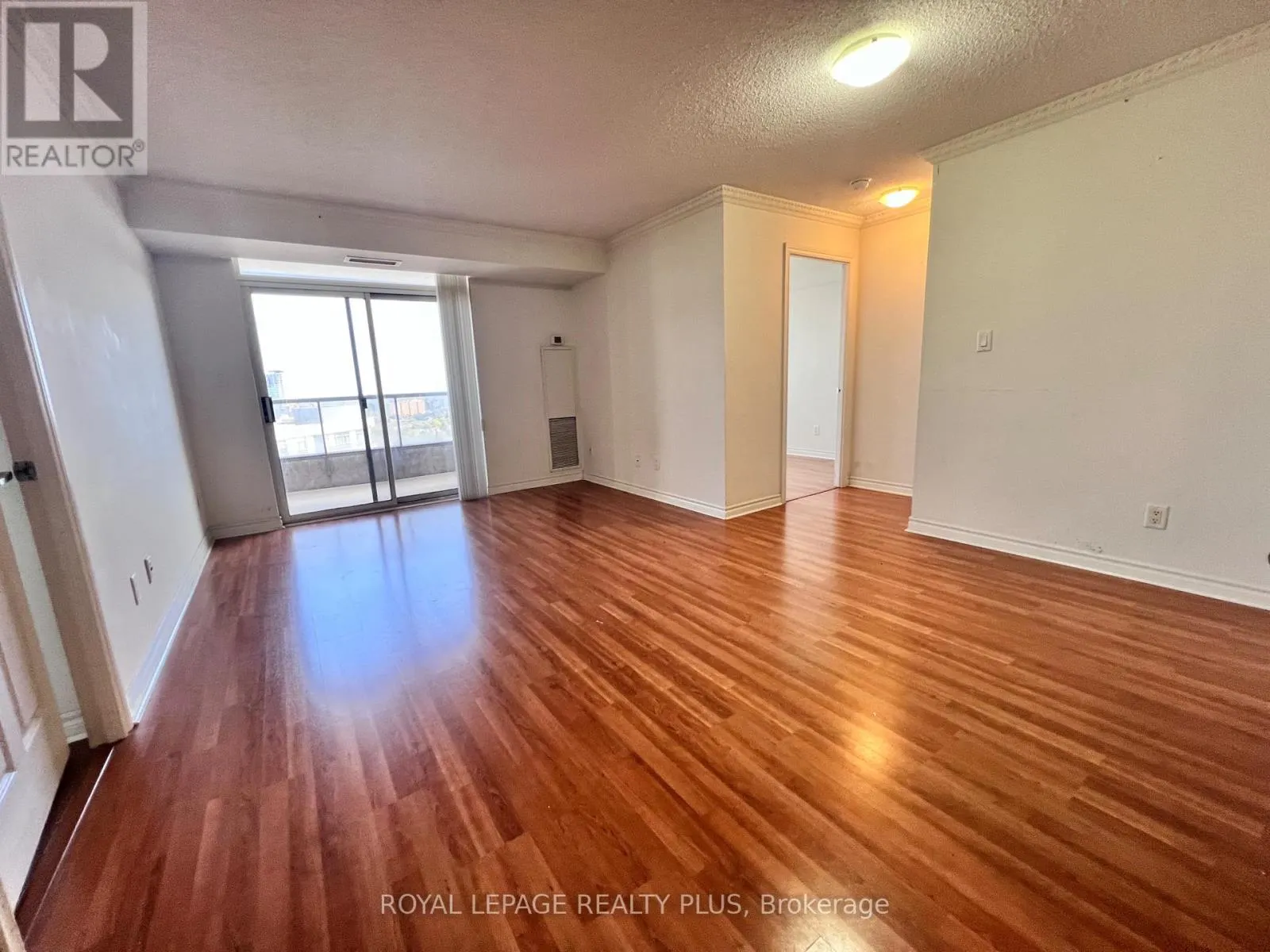 1810 - 3880 DUKE OF YORK BOULEVARD
