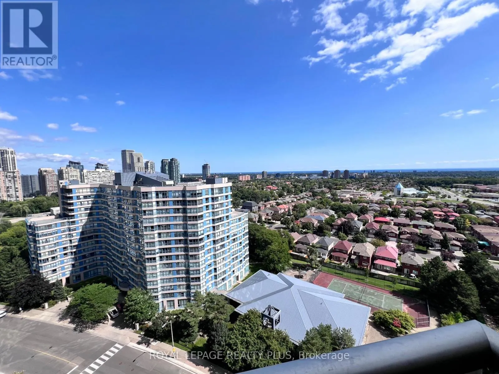 1810 - 3880 DUKE OF YORK BOULEVARD