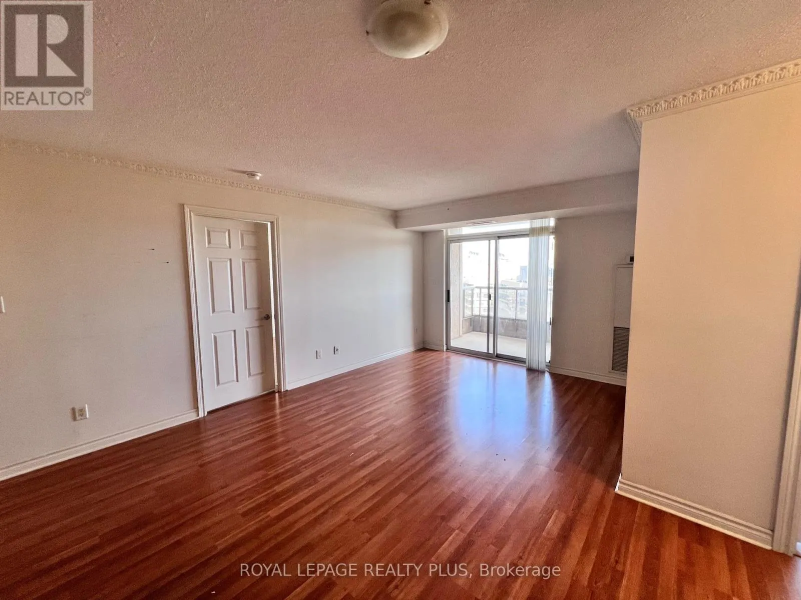 1810 - 3880 DUKE OF YORK BOULEVARD