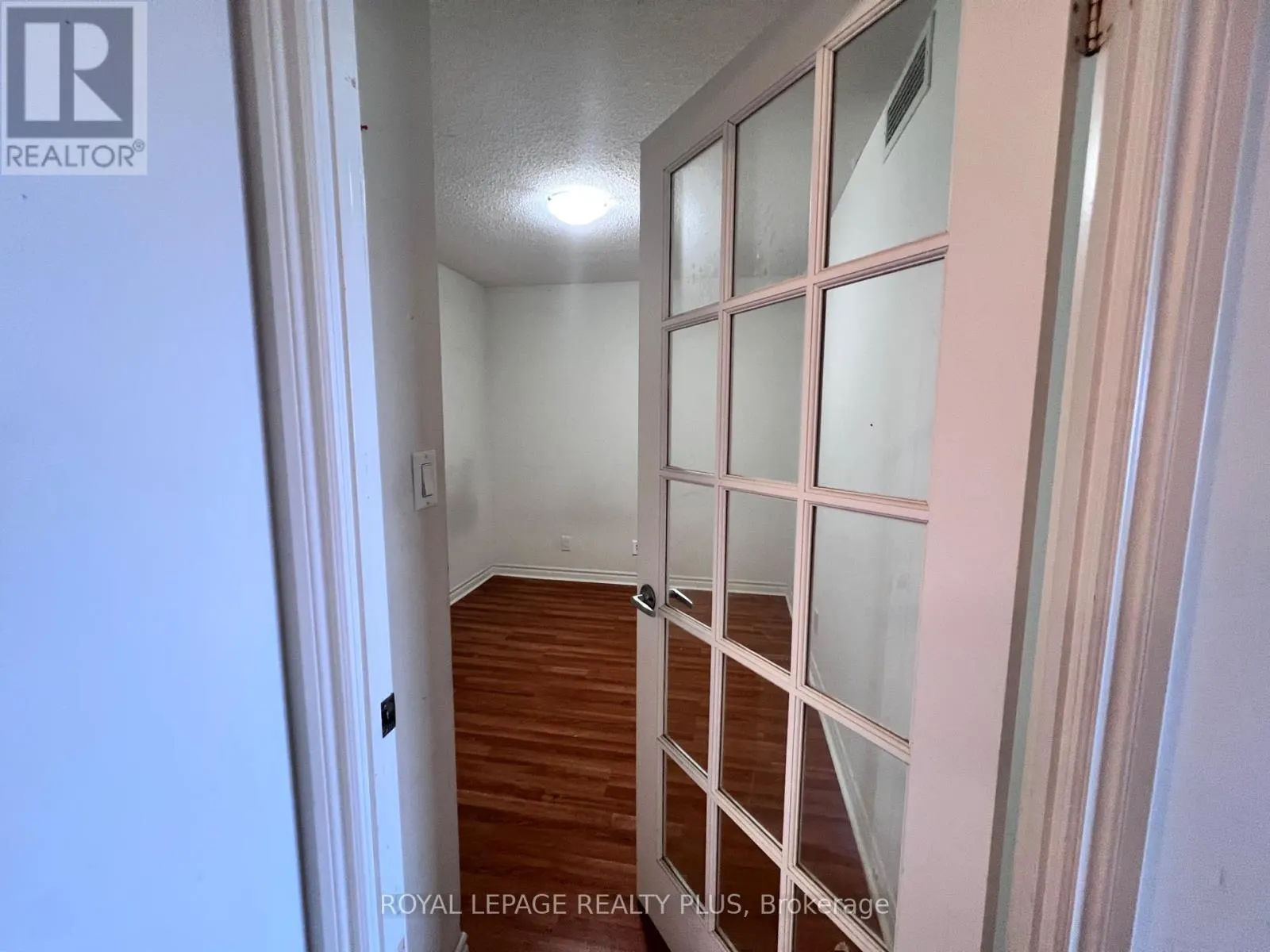 1810 - 3880 DUKE OF YORK BOULEVARD