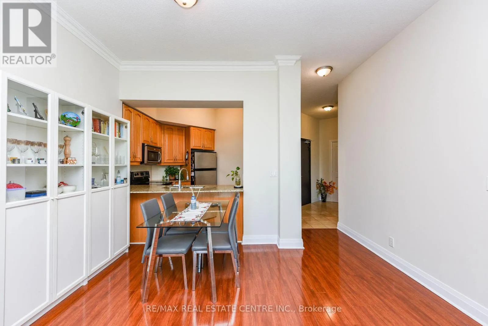 2605 - 90 ABSOLUTE AVENUE