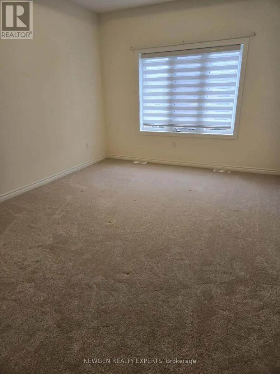 27 DONALD FICHT CRESCENT
