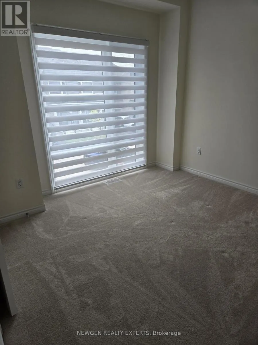 27 DONALD FICHT CRESCENT