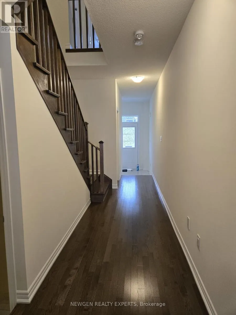 27 DONALD FICHT CRESCENT