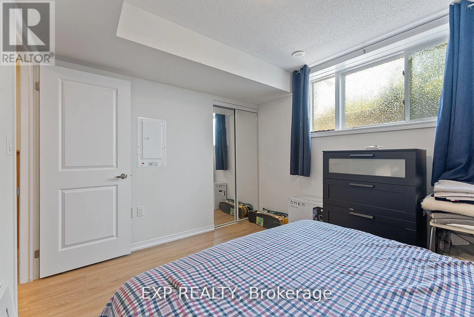 27 - 26 FIELDWAY ROAD