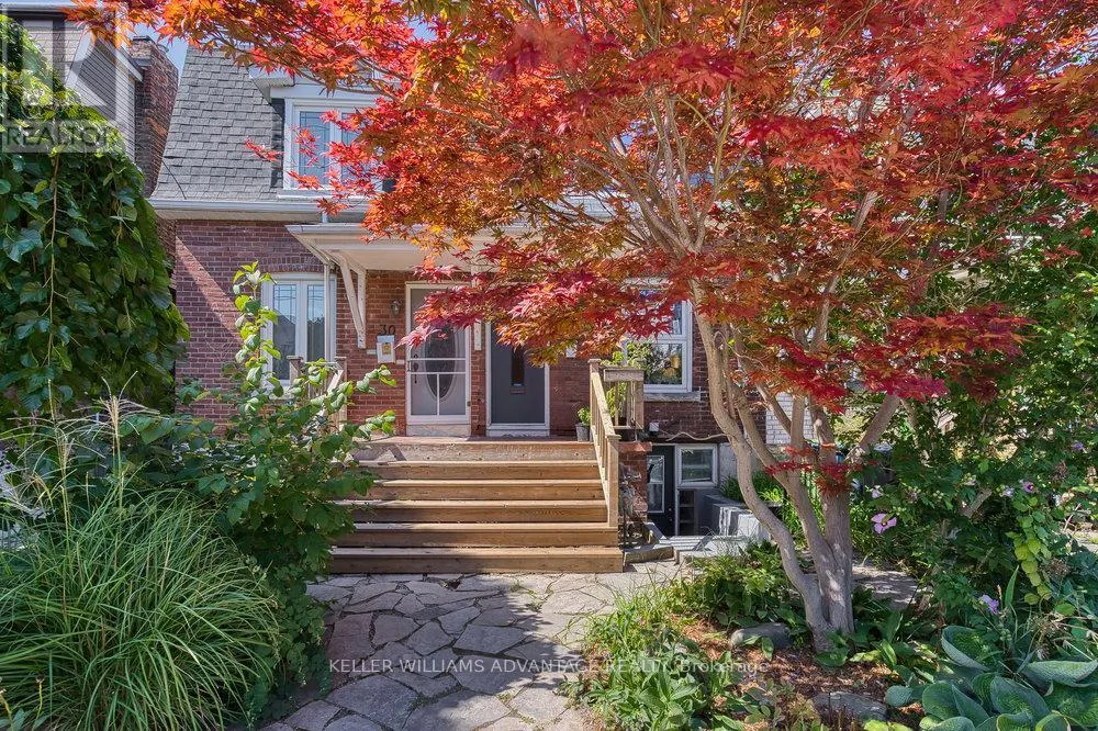 32 BARTLETT AVENUE