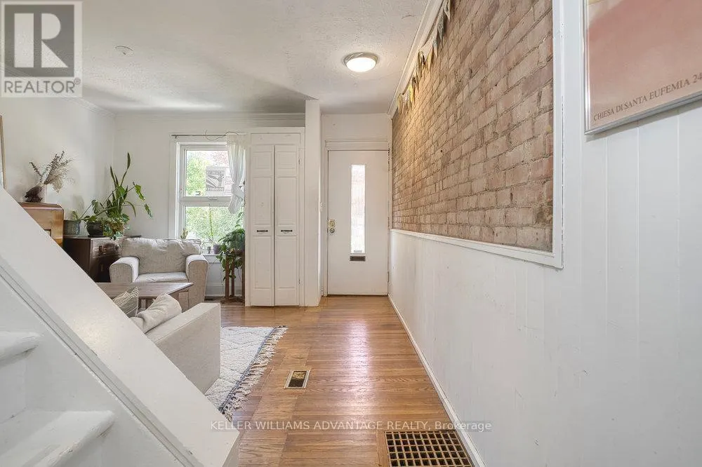 32 BARTLETT AVENUE