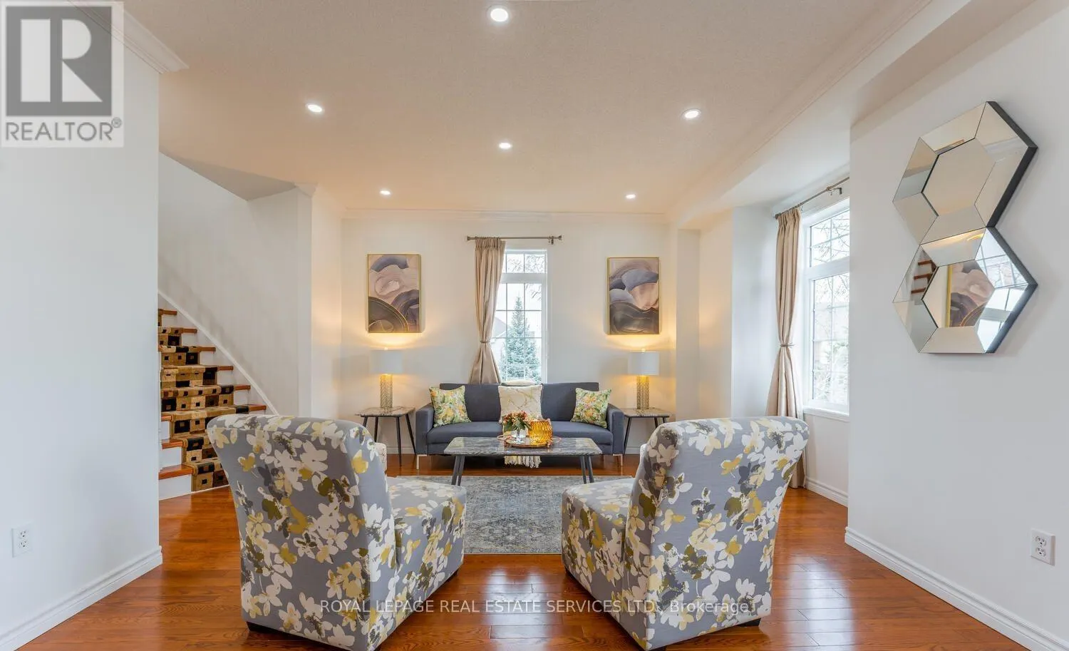 UPPER - 4745 GLASSHILL GROVE