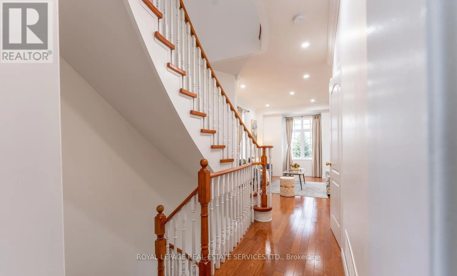 UPPER - 4745 GLASSHILL GROVE