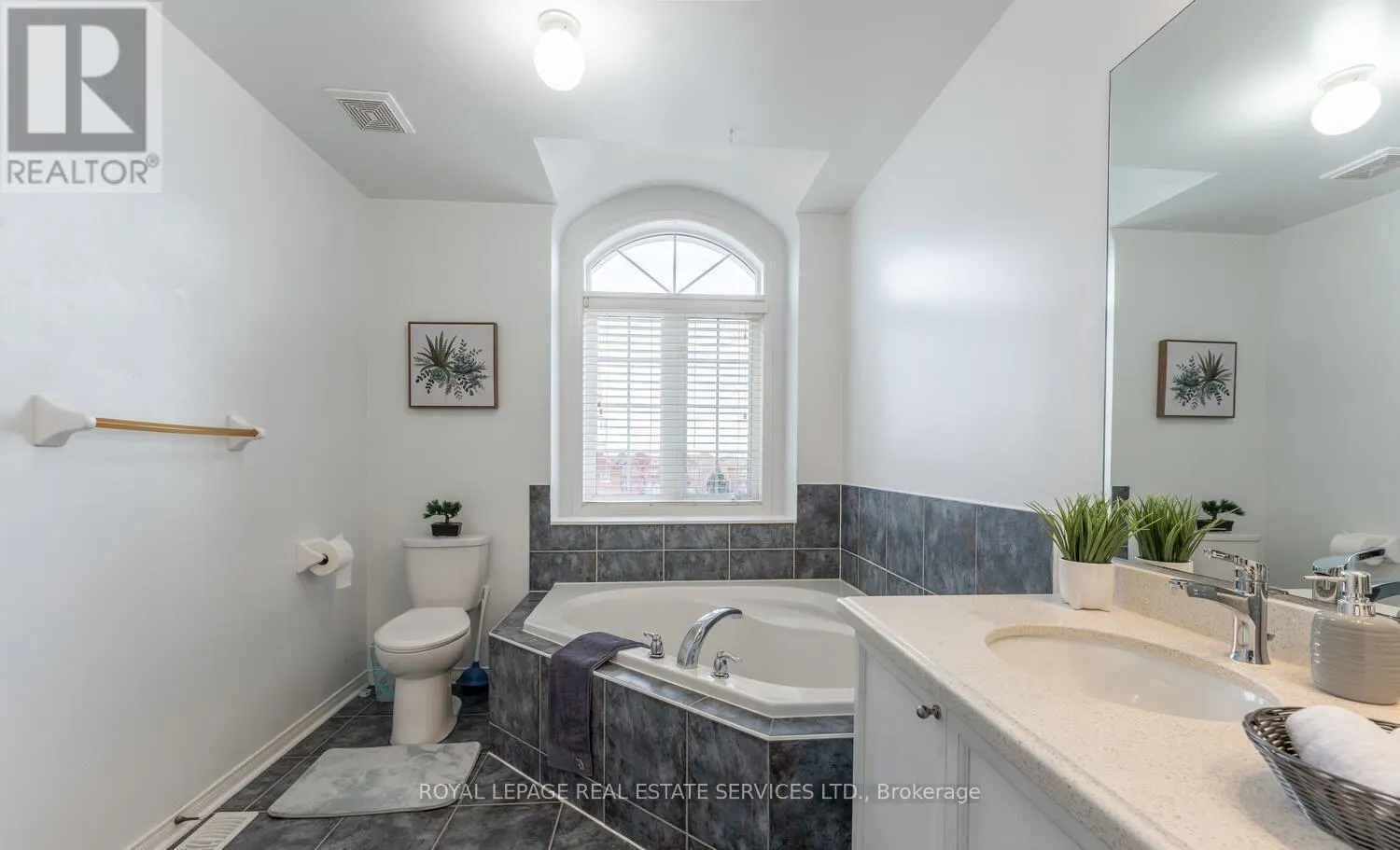 UPPER - 4745 GLASSHILL GROVE
