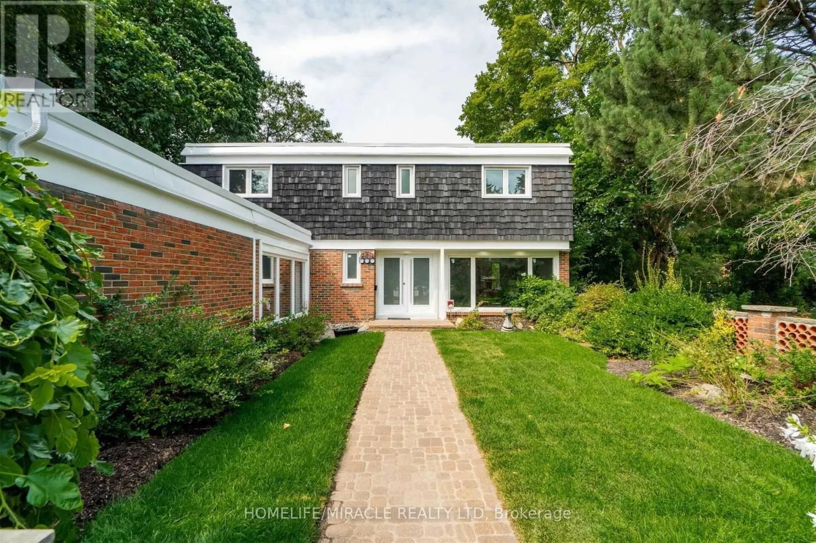 10 HEATHER PLACE