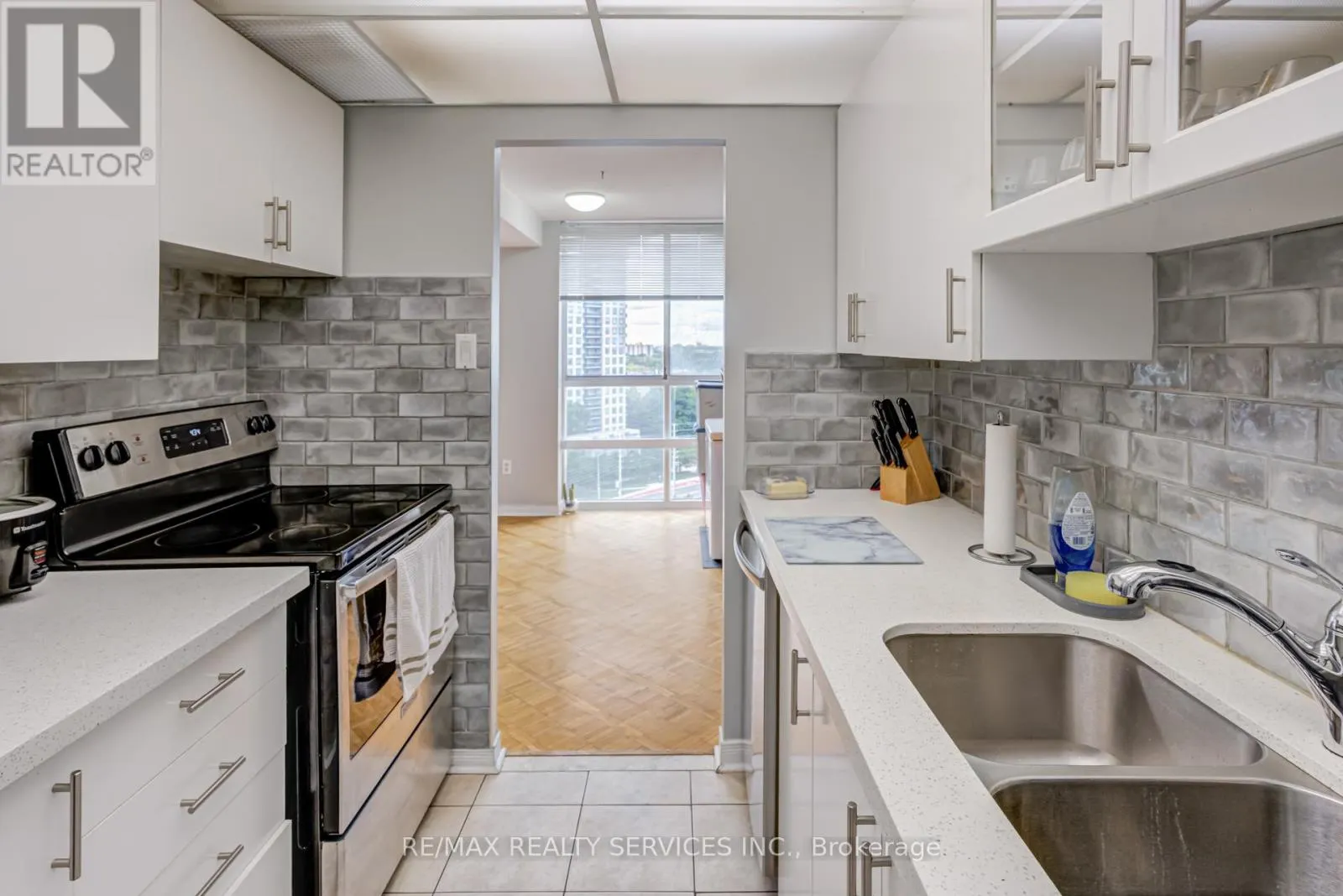 1508 - 3650 KANEFF CRESCENT