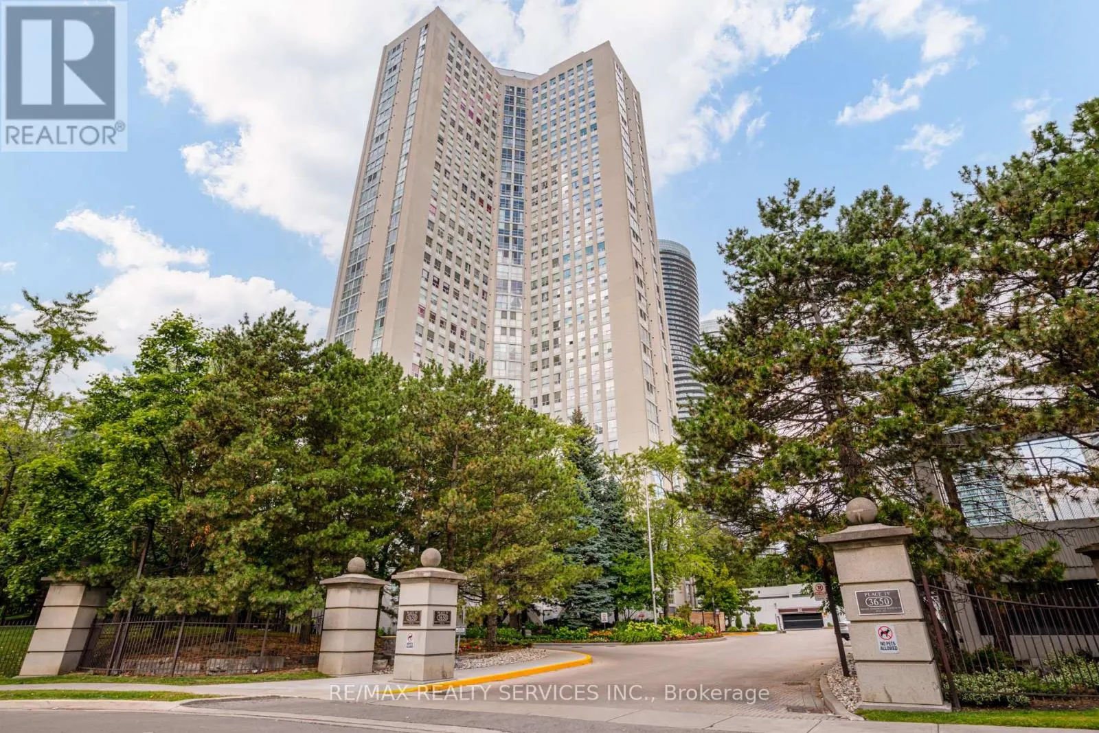 1508 - 3650 KANEFF CRESCENT