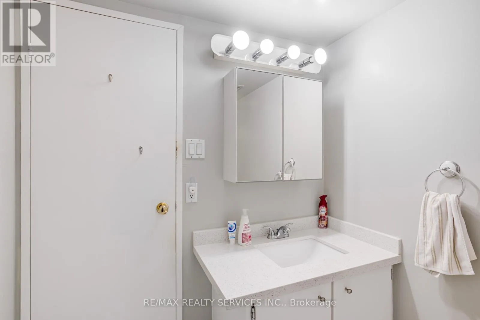 1508 - 3650 KANEFF CRESCENT